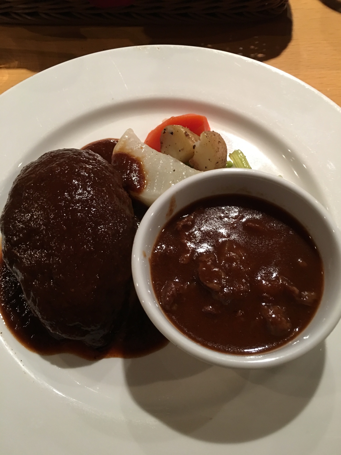 Sloppy ハンバーグ 牛すじの赤ワイン煮 人形町美味しいもの巡り